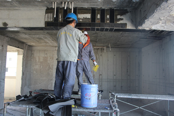 1573005053674519.jpg 上海虹橋公寓碳纖維布項目 (55).JPG